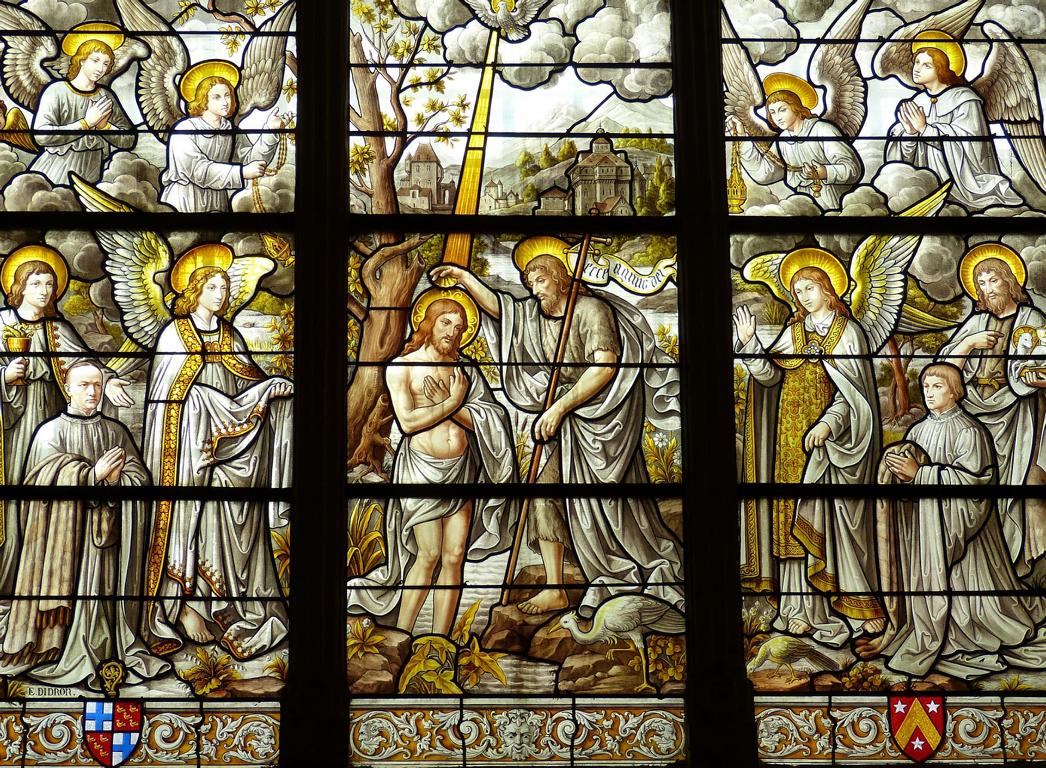 Glasfenster in burgunder Kirche