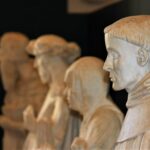 Skulpturen im Kloster Brou